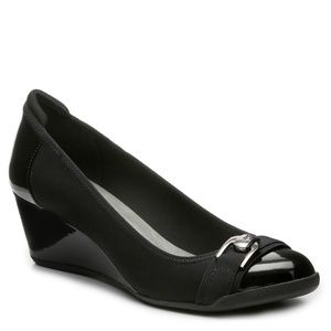 Anne Klein Tally Wedge Pump